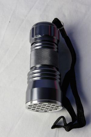 Starlight-puissant 100 Led Uv Lampe de poche, lampe de poche uv 395nm  Lumière noire, torche uv avec lunettes de sécurité de protection Uv, lampe  de poche ultraviolette, ultra Viole