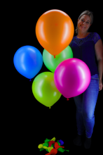 25 ballons ovales mix de couleurs fluo Ø45 cm